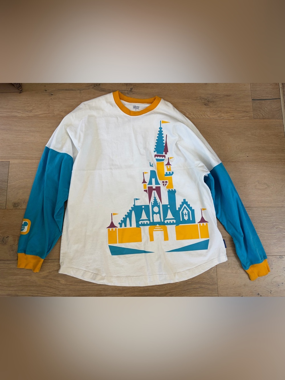 Walt Disney World Cinderella Castle Spirit Jersey 50th vault collection - XL